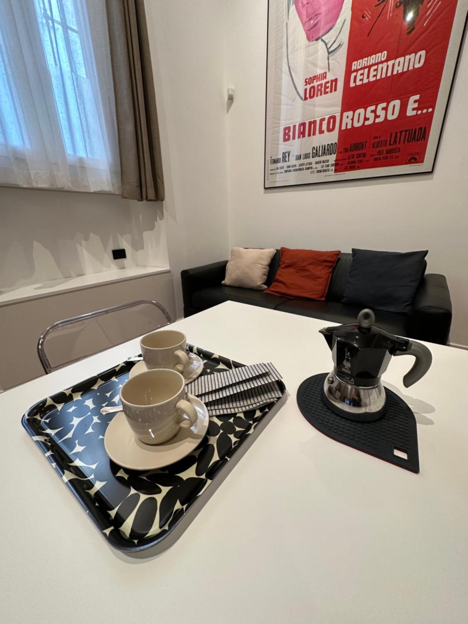 Flavors Of Milan, A Stylish Mini Loft Milano